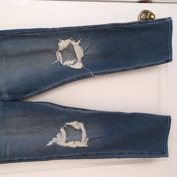 Hollister Women's High Rise Distressed Mom Denim Jeans - Picture 5 of 11